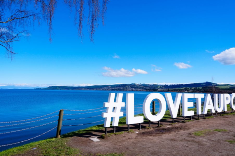 Danau Taupo: Mutiara Pulau Utara Selandia Baru