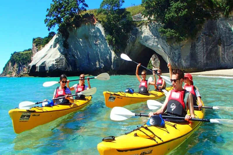 Kayaking: Petualangan Air yang Menyegarkan