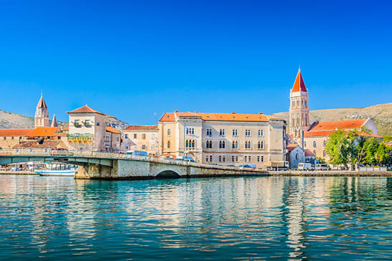 Kota Trogir: Permata Tersembunyi di Pantai Kroasia