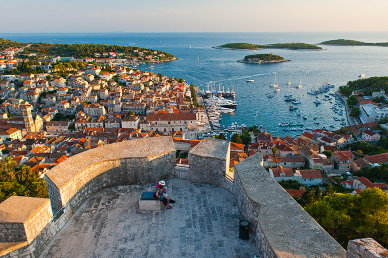 Pulau Hvar: Mutiara di Laut Adriatik