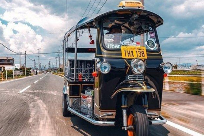 Tuk Tuk: Ikon Transportasi Thailand yang Tak Terlupakan